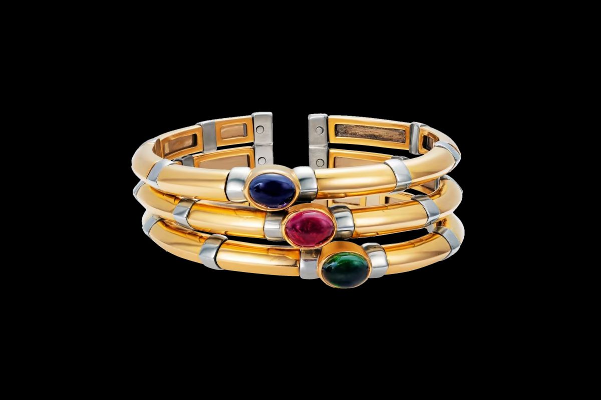  Omnēque Bulgari yellow gold, white gold, iolite, pink tourmaline and green tourmaline triple cuff bangle, c1980s