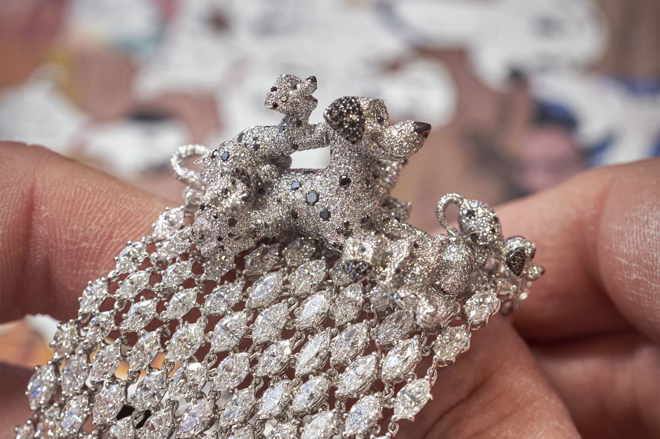  Chopard Loves Cinema 101 Dalmatians inspired diamond bracelet 