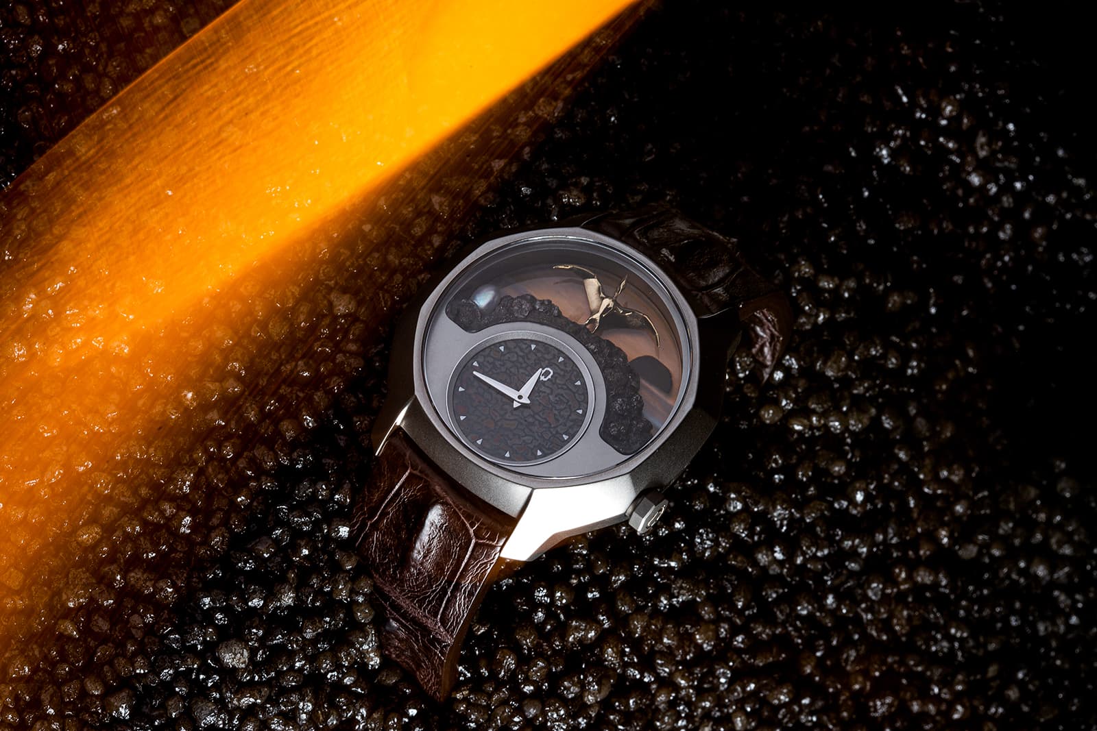 Qannati Objet d'Art Jurassic Quantum timepiece with gold, rough diamonds, natural pearl, agate and dinosaur bone fossil 