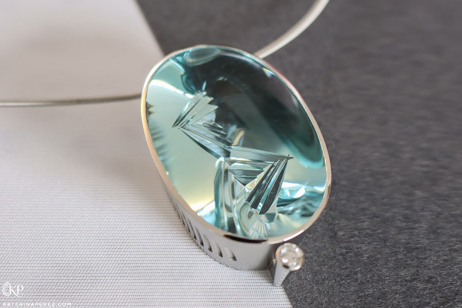  A closer look at the Atelier Munsteiner Maverick necklace set with a 172.73-carat aquamarine gemstone and a brilliant-cut diamond