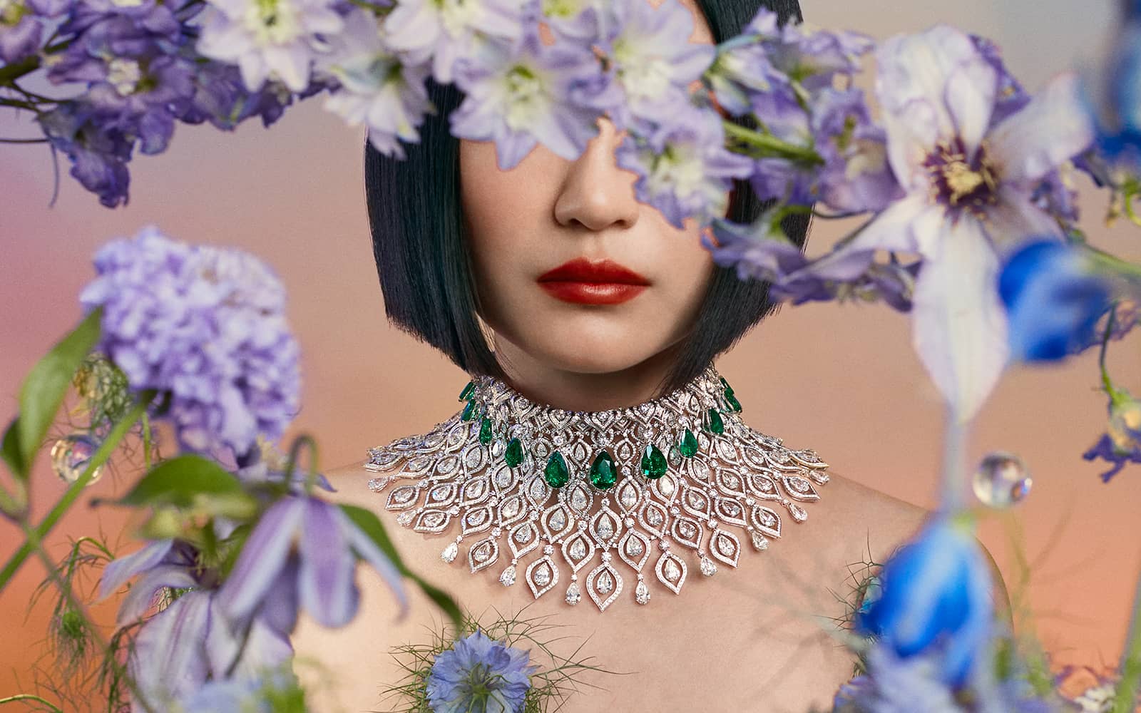 Bulgari Emerald Glory necklace with 73 pear-shaped diamonds of 110.39 carats, further diamonds for 220 carats, and 11 pear-shaped Colombian emeralds, totalling 42.02 carats, from the Eden The Garden of Wonders High Jewellery collection