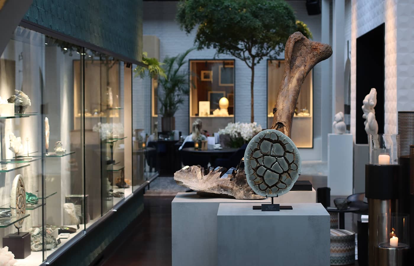 The main hall of La Butte aux Bois Hotel 