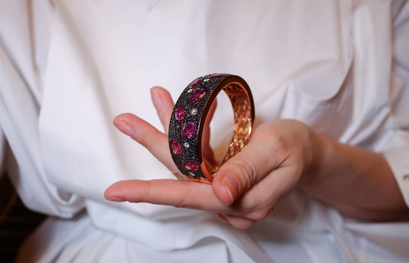  Jochen Leën pink sapphire and diamond bangle