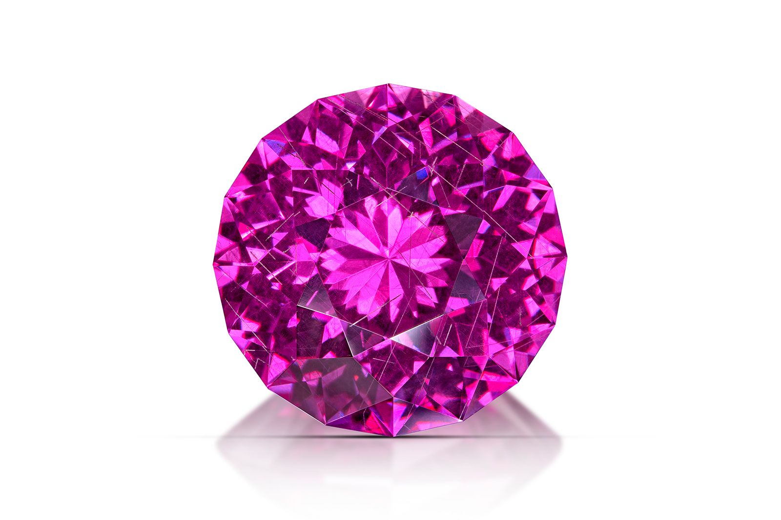  AGTA Cutting Edge Awards™ 2022 Phenomenal 1st Place - Desmond Chan of Gem Arts International with a 14.90 carat hot pink to purple colour-change modified round brilliant pyrope garnet titled Cosmic Kaleidoscope