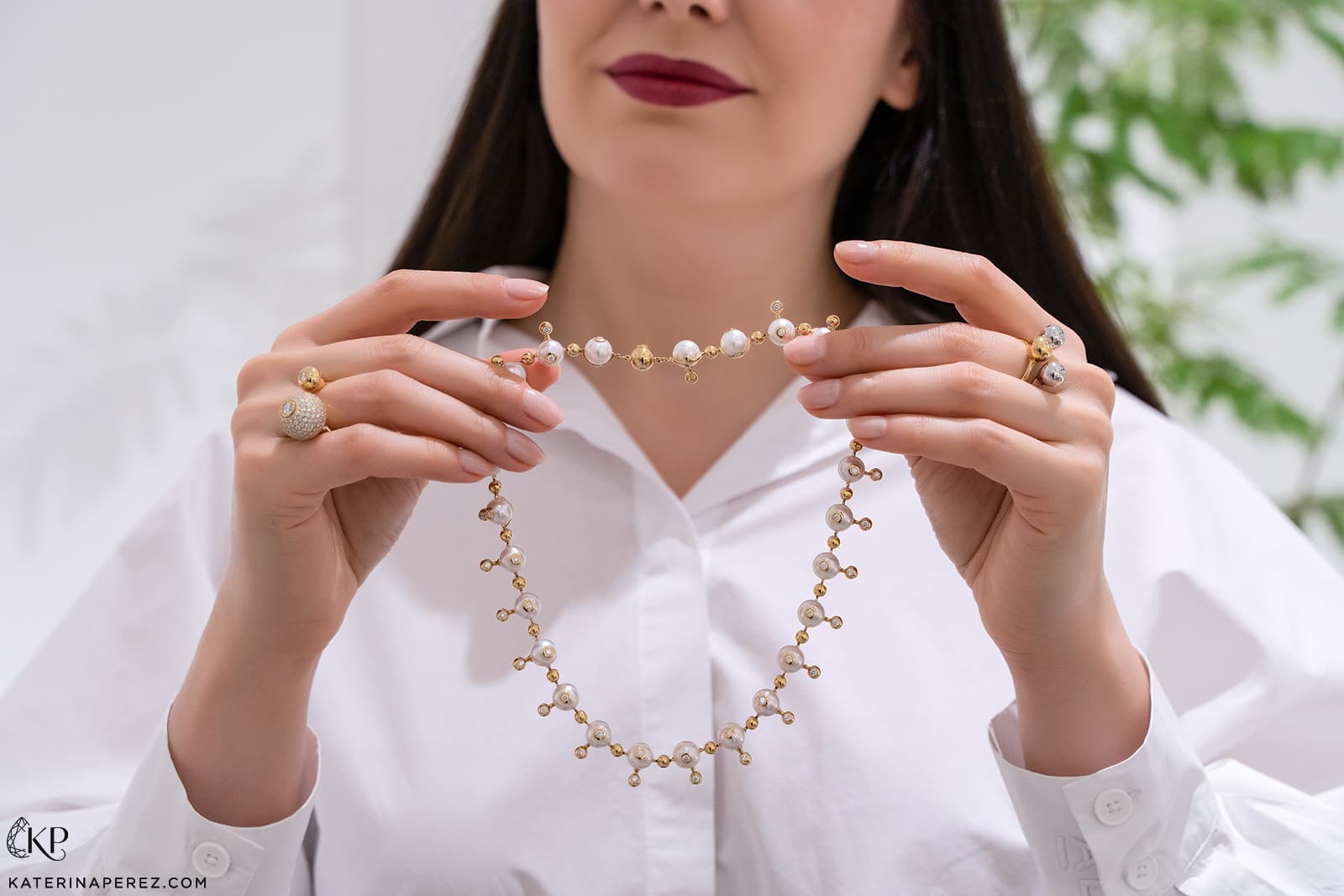  Katerina Perez showcases the State Property Nemara Pearl necklace with Akoya pearls and 2.53 carats of diamonds in 18k yellow gold 