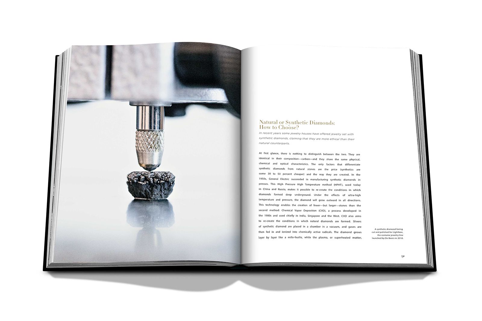 Inside shot of the Jewelry Guide -The Ultimate Compendium by Fabienne Reybaud exploring natural and synthetic diamonds