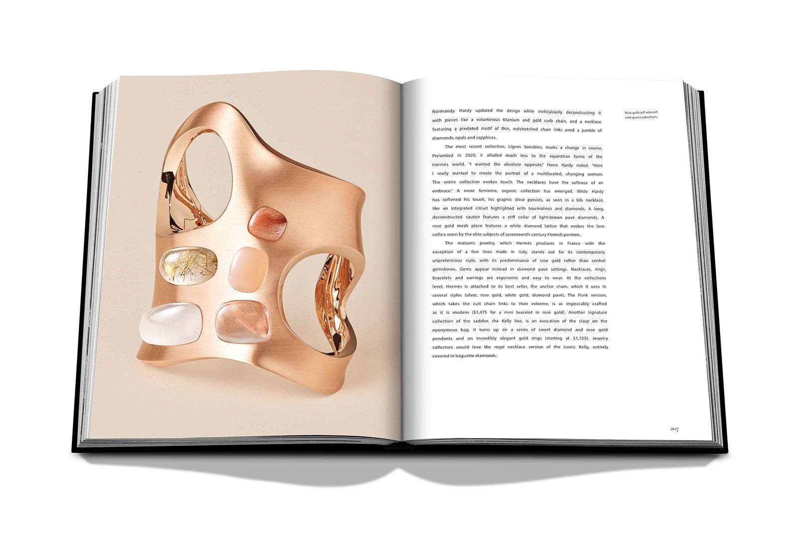  Inside shot of the Jewelry Guide -The Ultimate Compendium by Fabienne Reybaud featuring an image of a rose gold cuff set with cabochons quartz