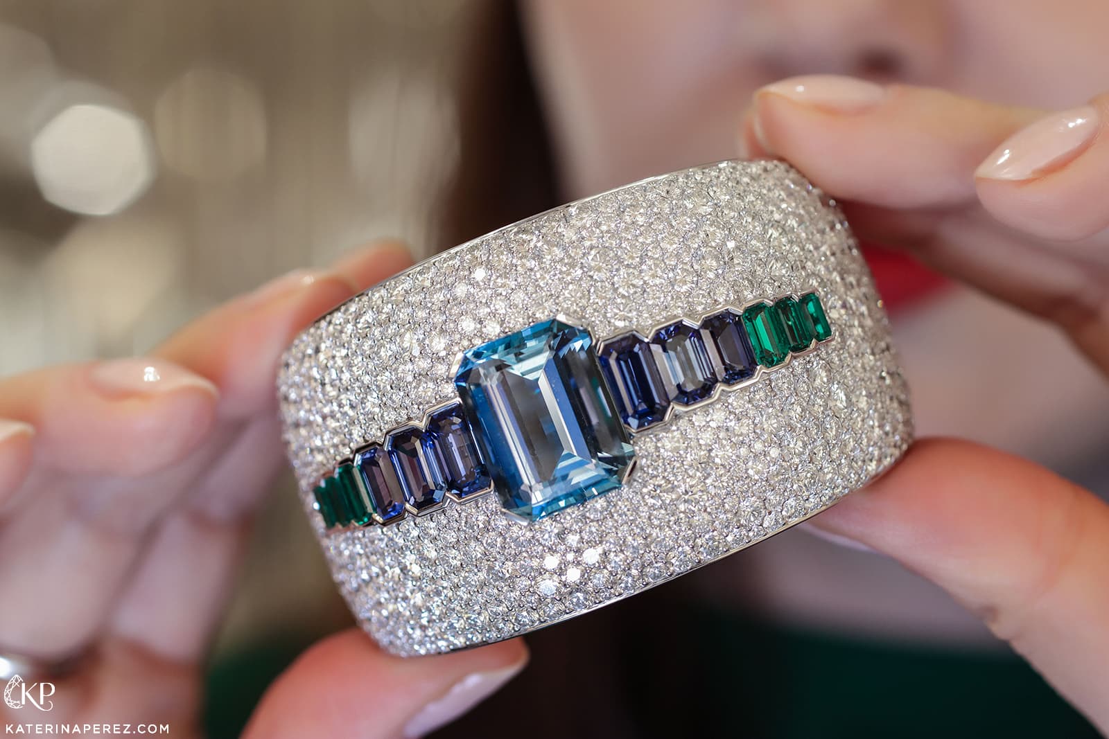  Close up of the High Jewellery cuff featuring a  17.96-ct Santa Maria blue aquamarine by Bucherer Fine Jewellery
