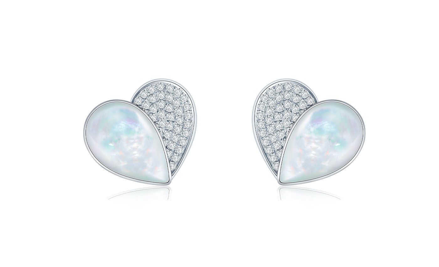  Zeemou Zeng Heart collection ear studs in white gold, pave diamond and mother-of-pearl