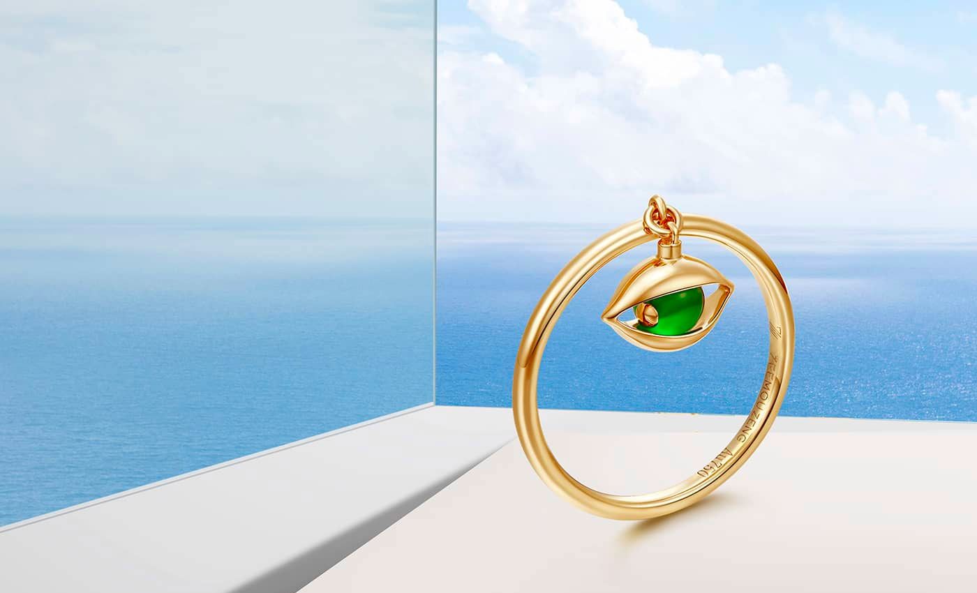 Zeemou Zeng The Eye bangle in yellow gold and green chalcedony