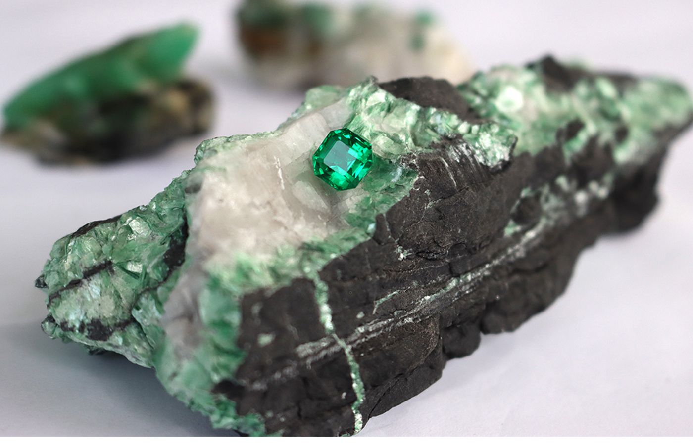Discovering emeralds in Colombia at the International Emerald Exchange (IEEX) in April 2022 