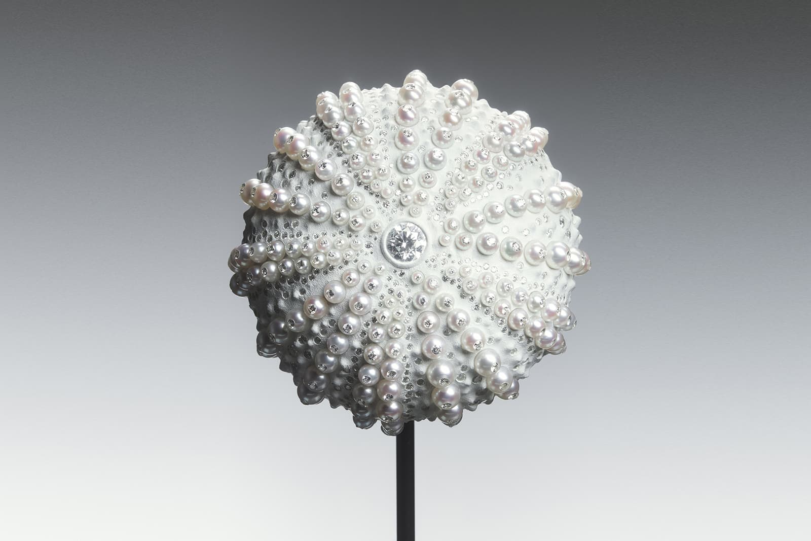  Boucheron pearl, mother-of-pearl, diamond, silver and white gold Oursin Diamant multi-wear necklace from the Carte Blanche Ailleurs High Jewellery collection