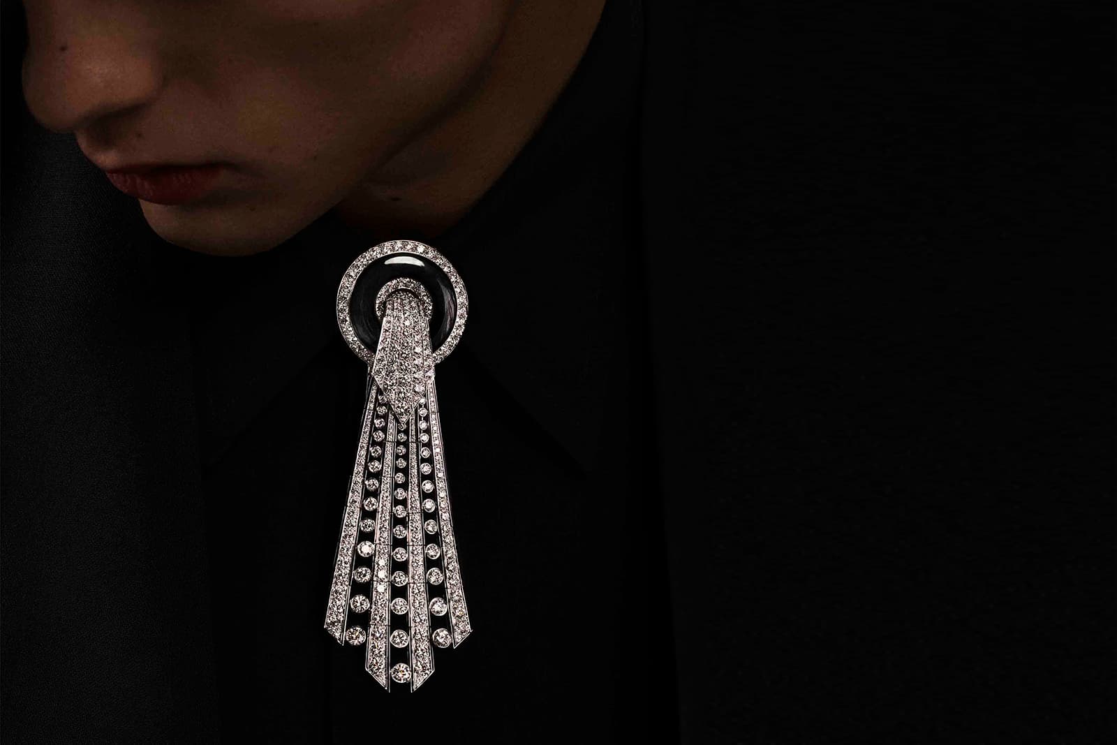  The Boucheron Lavallière Diamants necklace from the ‘A History of Style, Art Déco’ High Jewellery collection can be worn in three ways, as a necklace, a choker or a collar pin