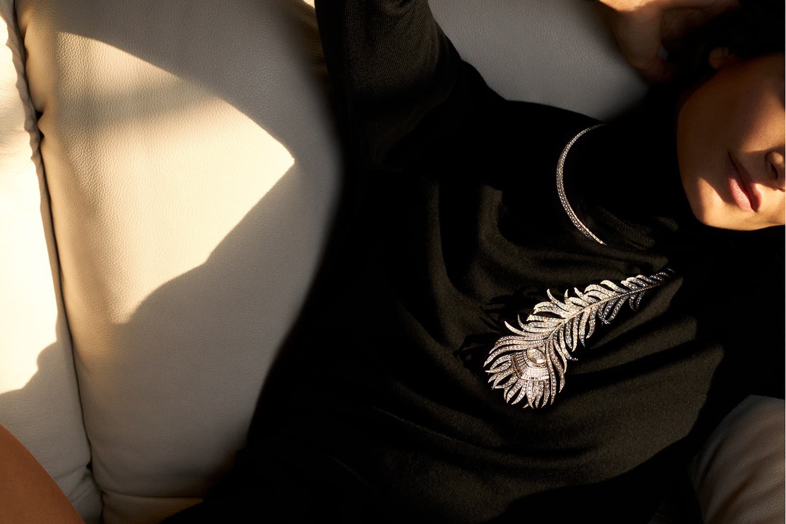 Boucheron High Jewellery Signature collection Plume de Paon XL Question Mark necklace paved with diamonds in white gold