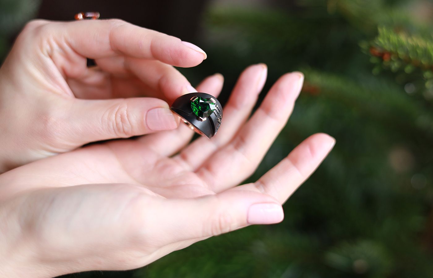 Philippe Guilhem Imisy ring with a 6.14 carat tsavorite and ancient Cuneiform symbols from the Mashandy Origyne collection