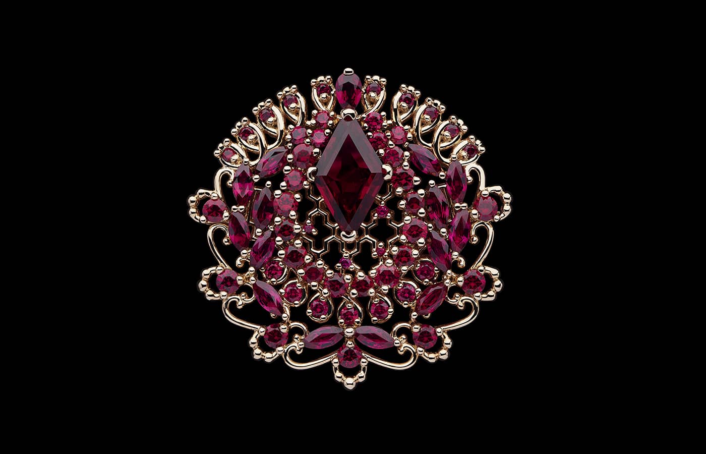 Dior Joaillerie ring in pink gold and rubies from the Dearest Dior High Jewellery Collection