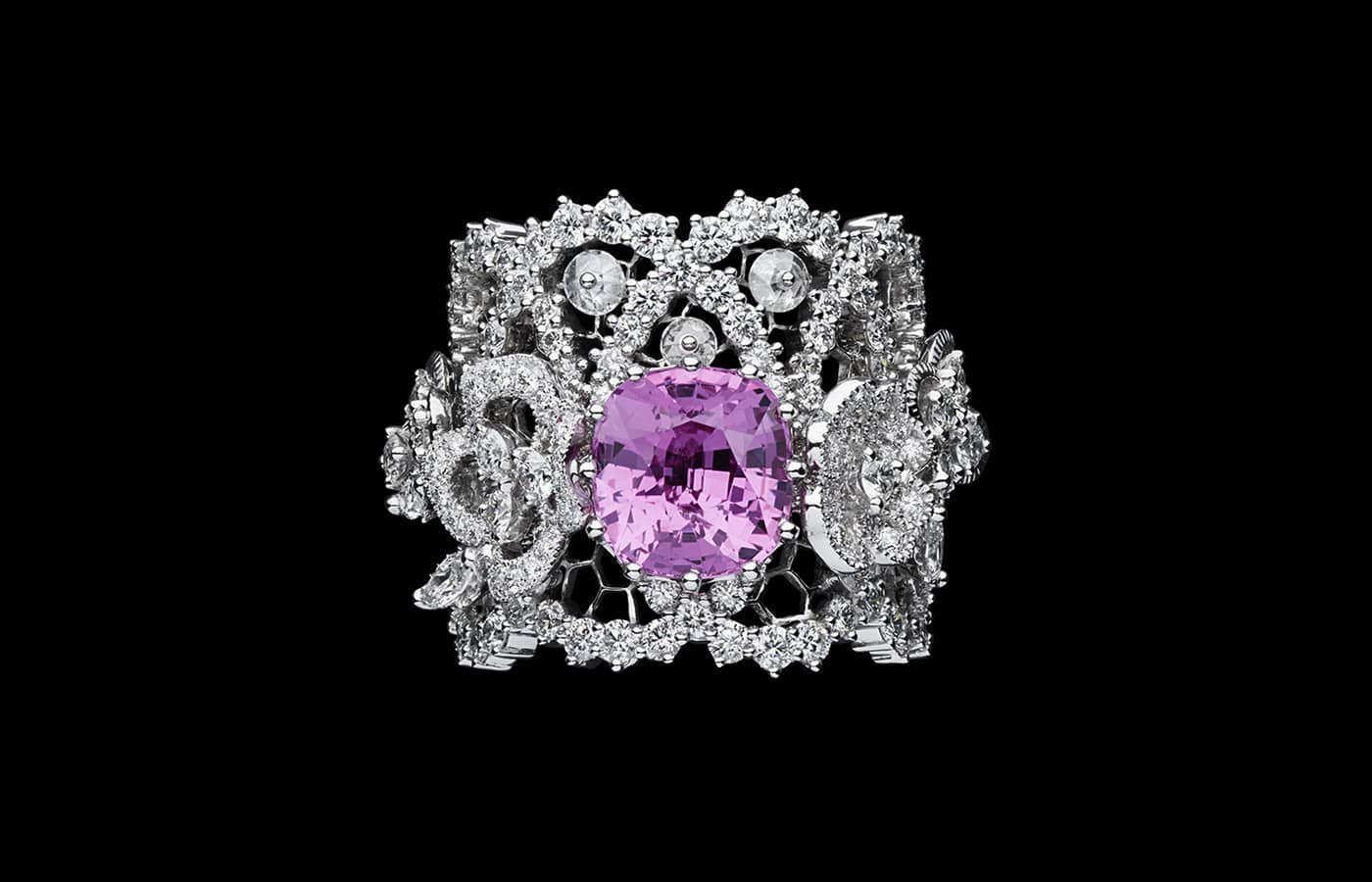  Dior Joaillerie ring in white gold, diamonds and pink sapphire from the Dearest Dior High Jewellery collection
