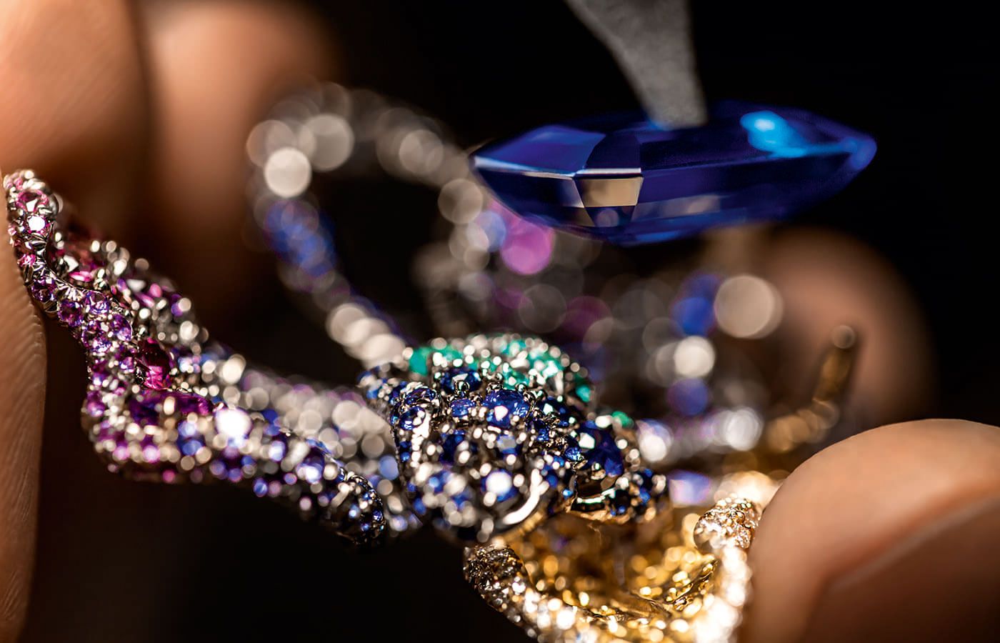  Close up of the central pendant of the Dior Joaillerie Rose necklace from the Dearest Dior High Jewellery collection