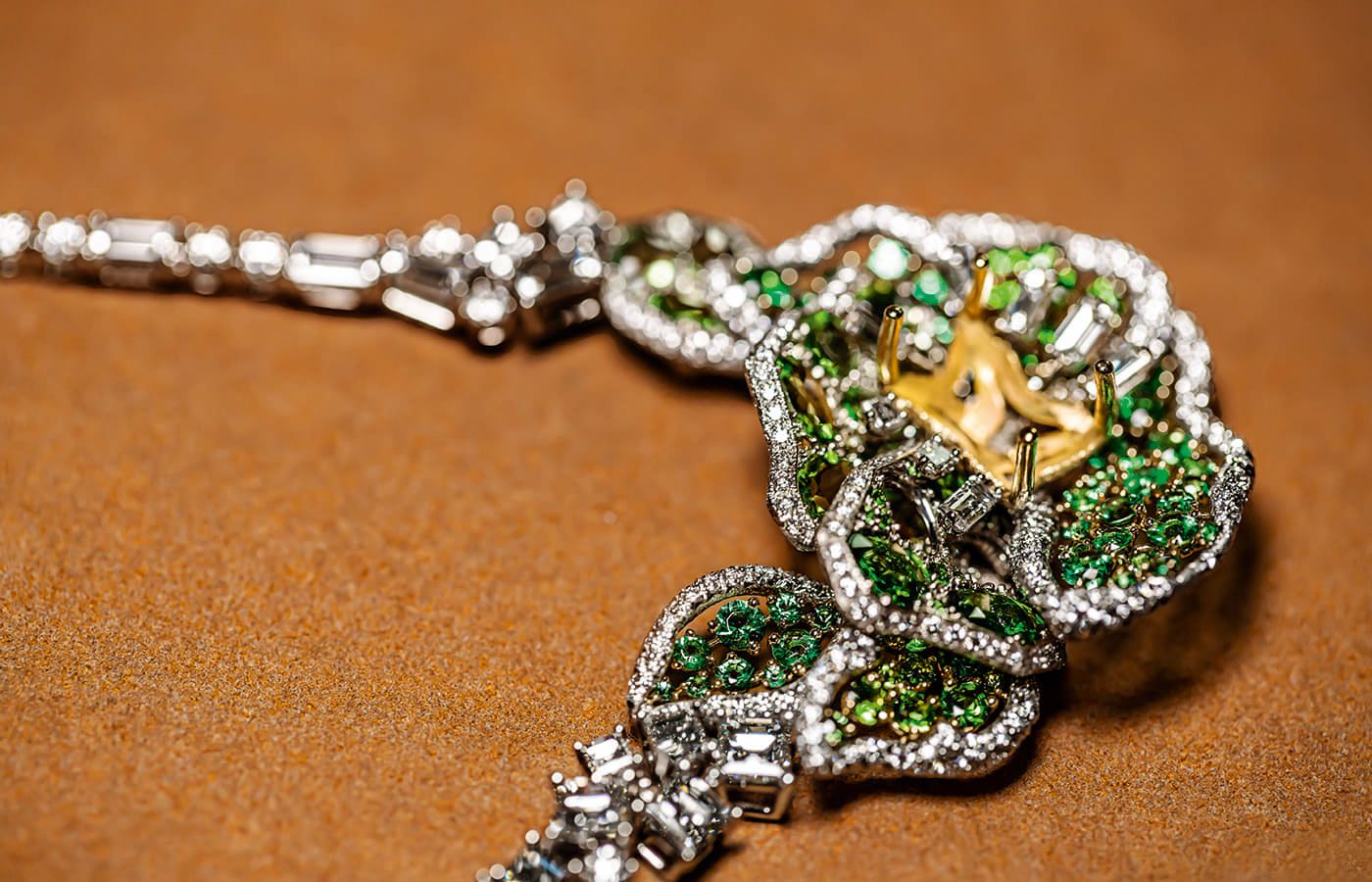  Making of the  Dior Joaillerie Rose necklace in white gold, yellow gold, platinum, diamonds, emeralds and tsavorite garnets from the Dearest Dior High Jewellery collection
