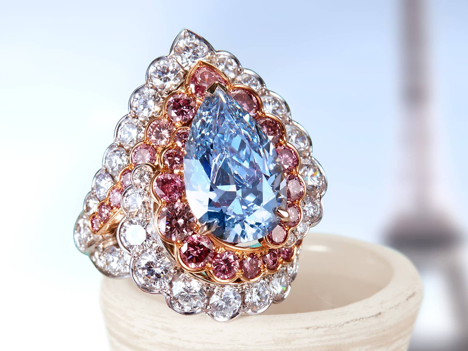 David Morris Aurora Maelstron High Jewellery ring in white gold, pink and white diamonds with a 4.28-ct blue diamond from the Skylines High Jewellery Collection 