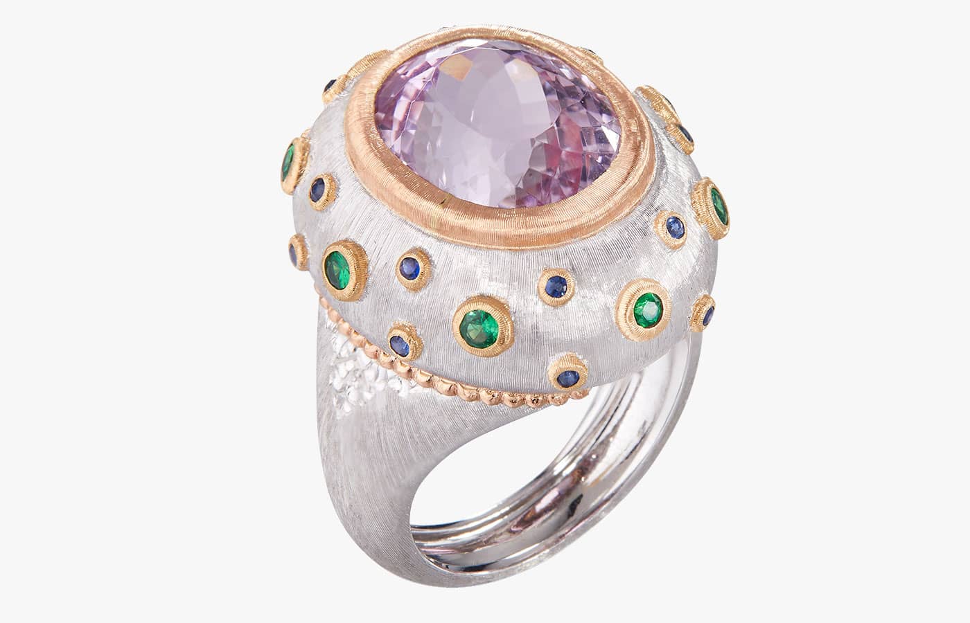  Buccellati Macri Color Cocktail ring in gold, white gold, featuring a 10.71-ct kunzite, sapphires and tsavorites from the Macri Color High Jewellery collection