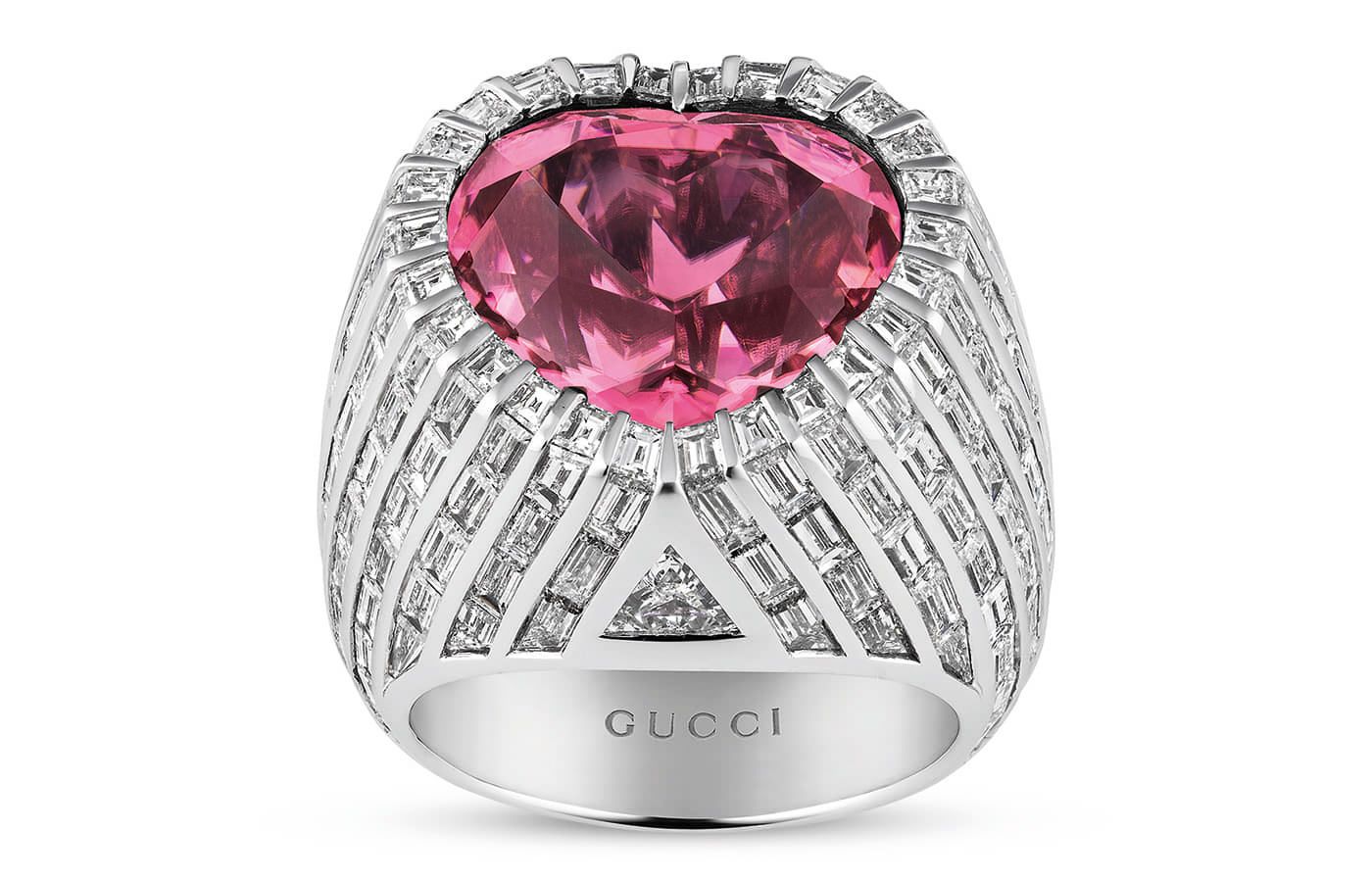  Gucci Cocktail ring in white gold, diamond and an 11.5-ct pink heart-shaped tourmaline from the Hortus Deliciarum High Jewellery collection