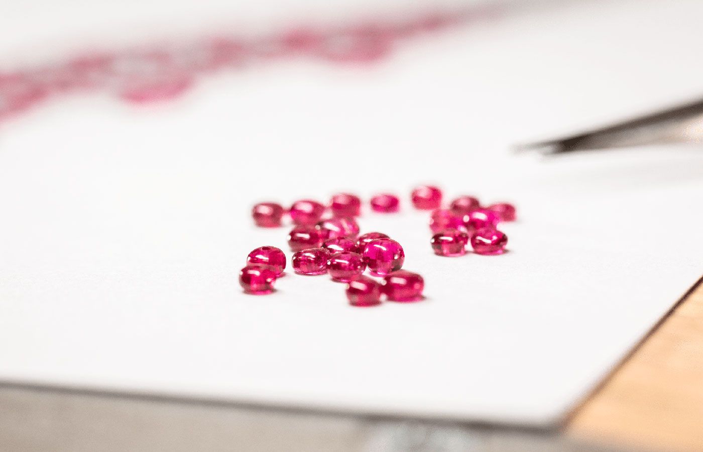  A closer look at the pinkish-red spinels in the Cartier Splendens necklace from the Cartier Beautés du Monde Chapter III High Jewellery collection