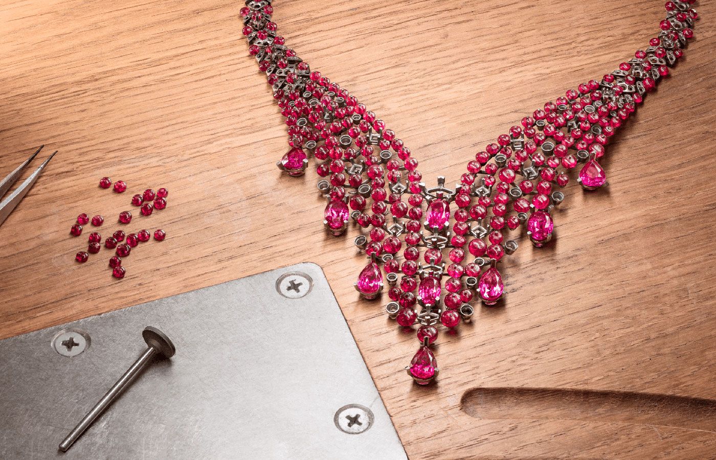  The Cartier Splendens necklace from the Cartier Beautés du Monde Chapter III High Jewellery collection is inspired by the tail of a betta fish