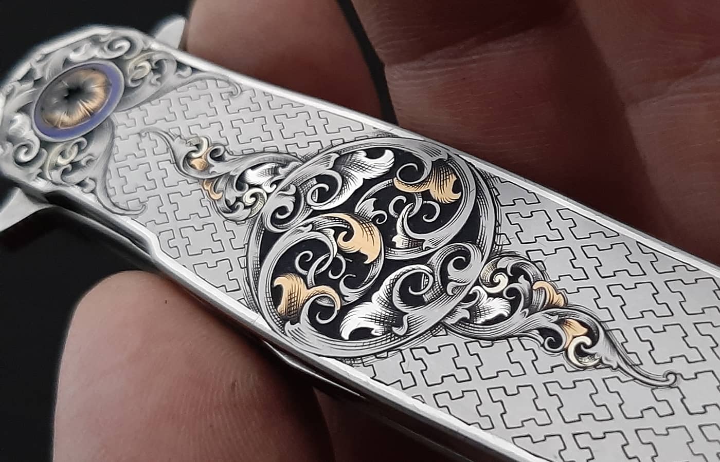  The International Jewellery School in St Petersburg offers courses in various types of engraving to enhance the skills of professionals