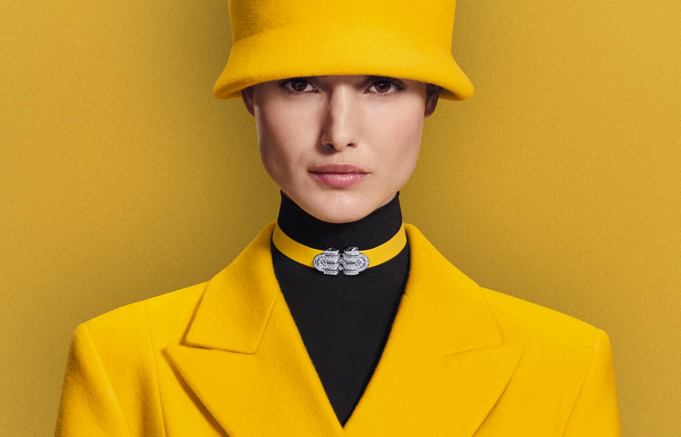  Lemon Slice choker with diamonds in white gold on a yellow leather strap from the Boucheron Like a Queen High Jewellery Collection