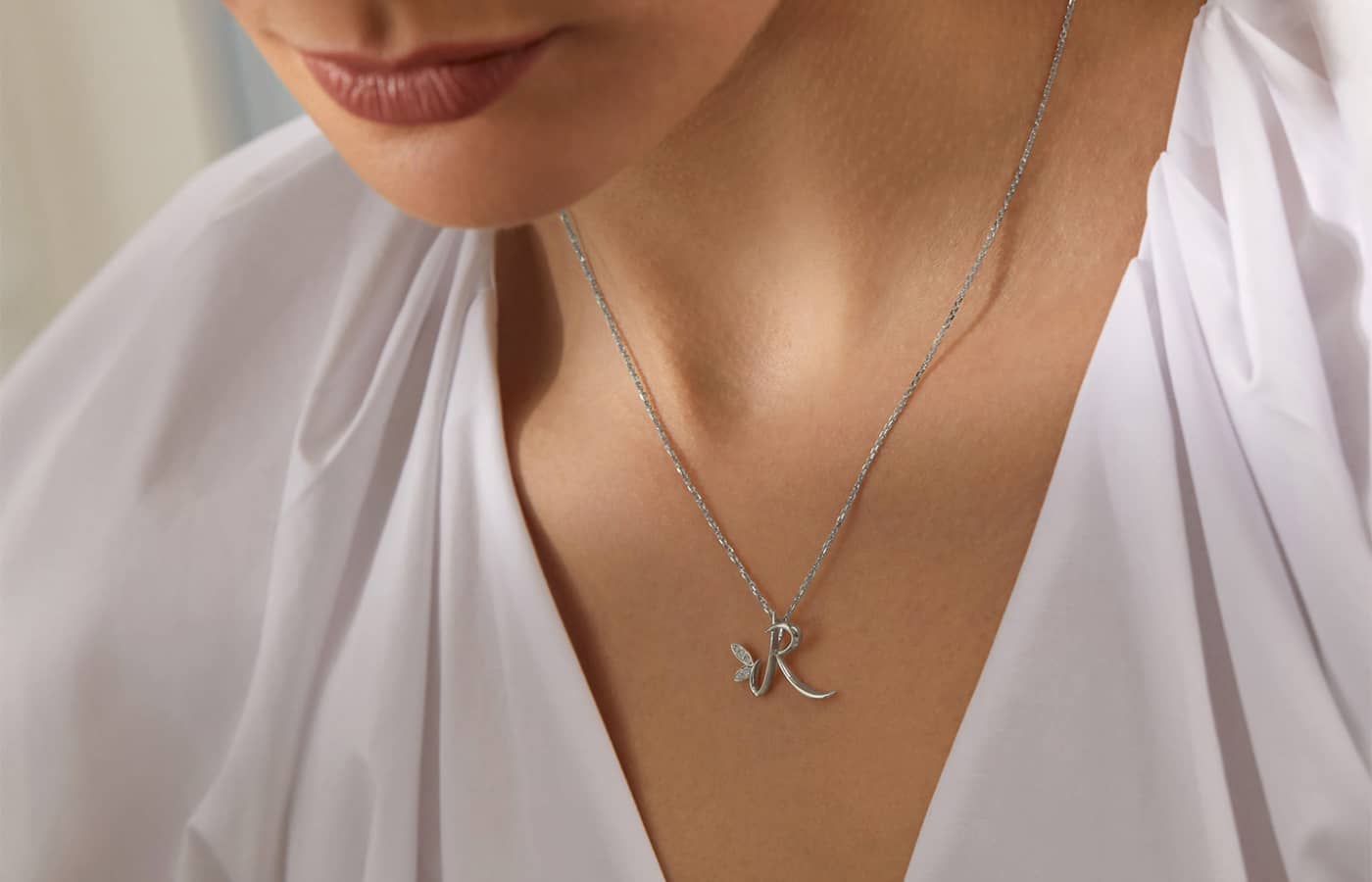 EUDORA Sterling Silver E Initial Necklaces, Script Letter Alphabet Pendant  Jewelry Gift for Women, Sister, 18 inch Chain - Walmart.com