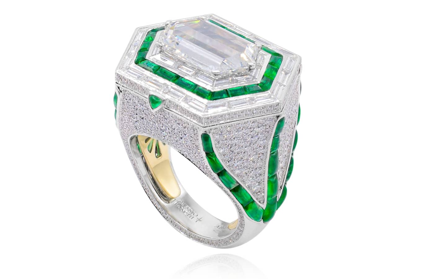 Alessio Boschi Medusa ring in gold, white gold, emerald and diamond