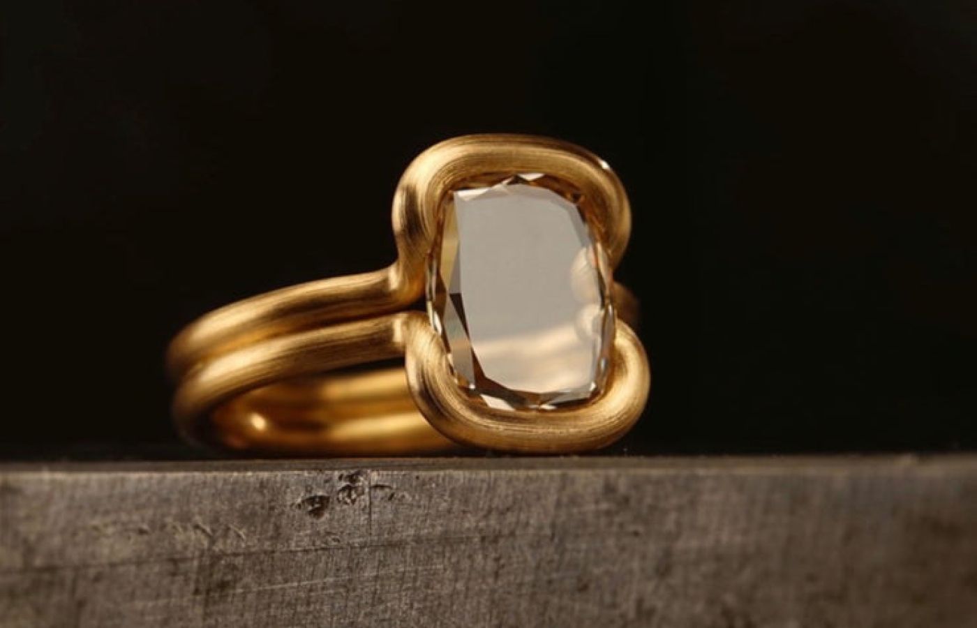 Leen Heyne x Thesis Champagne Portrait Cut Diamond ring in gold and diamond