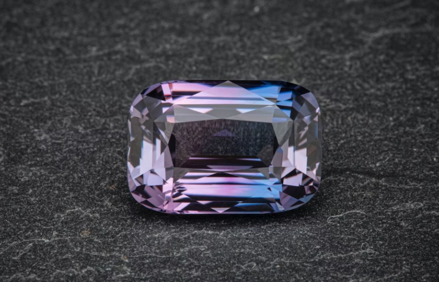 Gerhard Hahn Fine Gems won in the ‘Gemstone Design of the Year’ category for this bi-colour sapphire with a modified brilliant step-cut