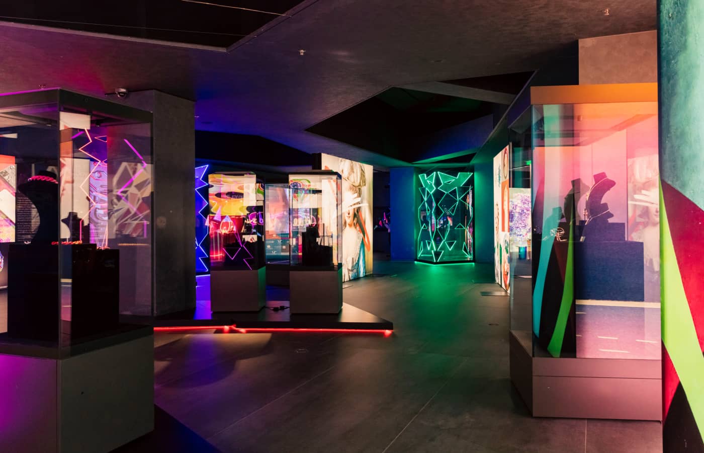  Display cases at The Joy of Colour Exhibition at The Shenzhen Jewelry Museum in China