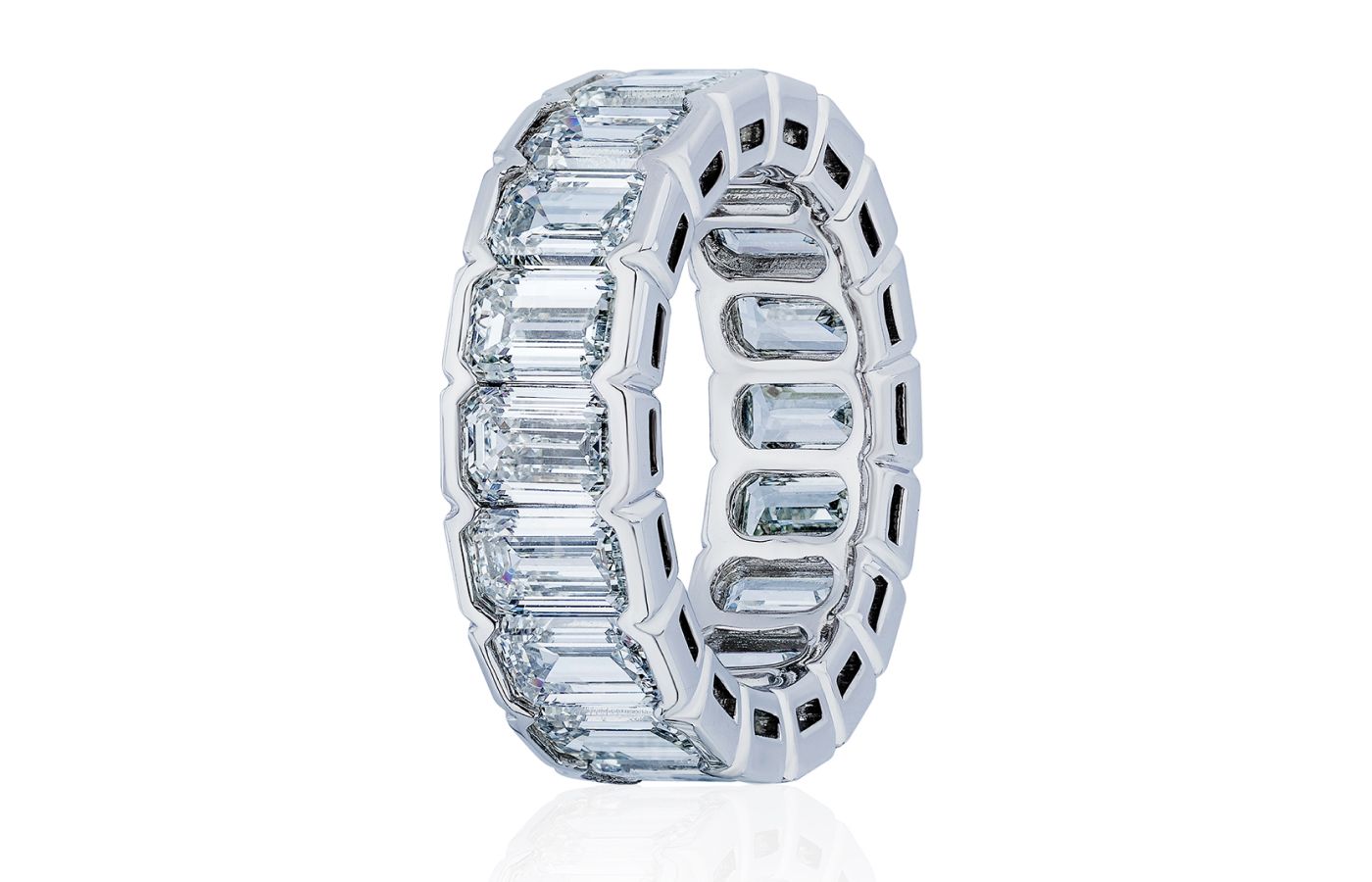  ARAZI eternity ring with emerald-cut diamonds in a bezel setting 