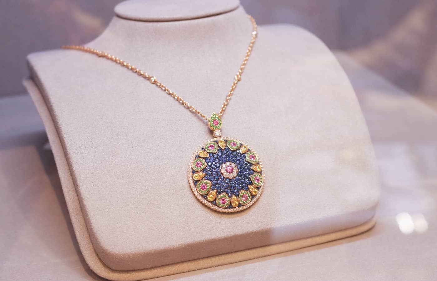  Jaipur Gems Mellow Sapphire necklace with 9.21 carats of multi-coloured sapphires and 1.56 carats of diamonds