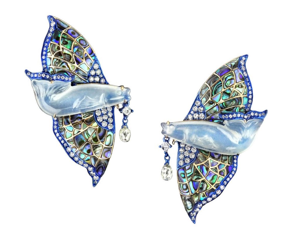  AUSTY LEE The Fish of Rainbow Flying earrings in Abalone shell, diamond, yellow diamond and white jade 