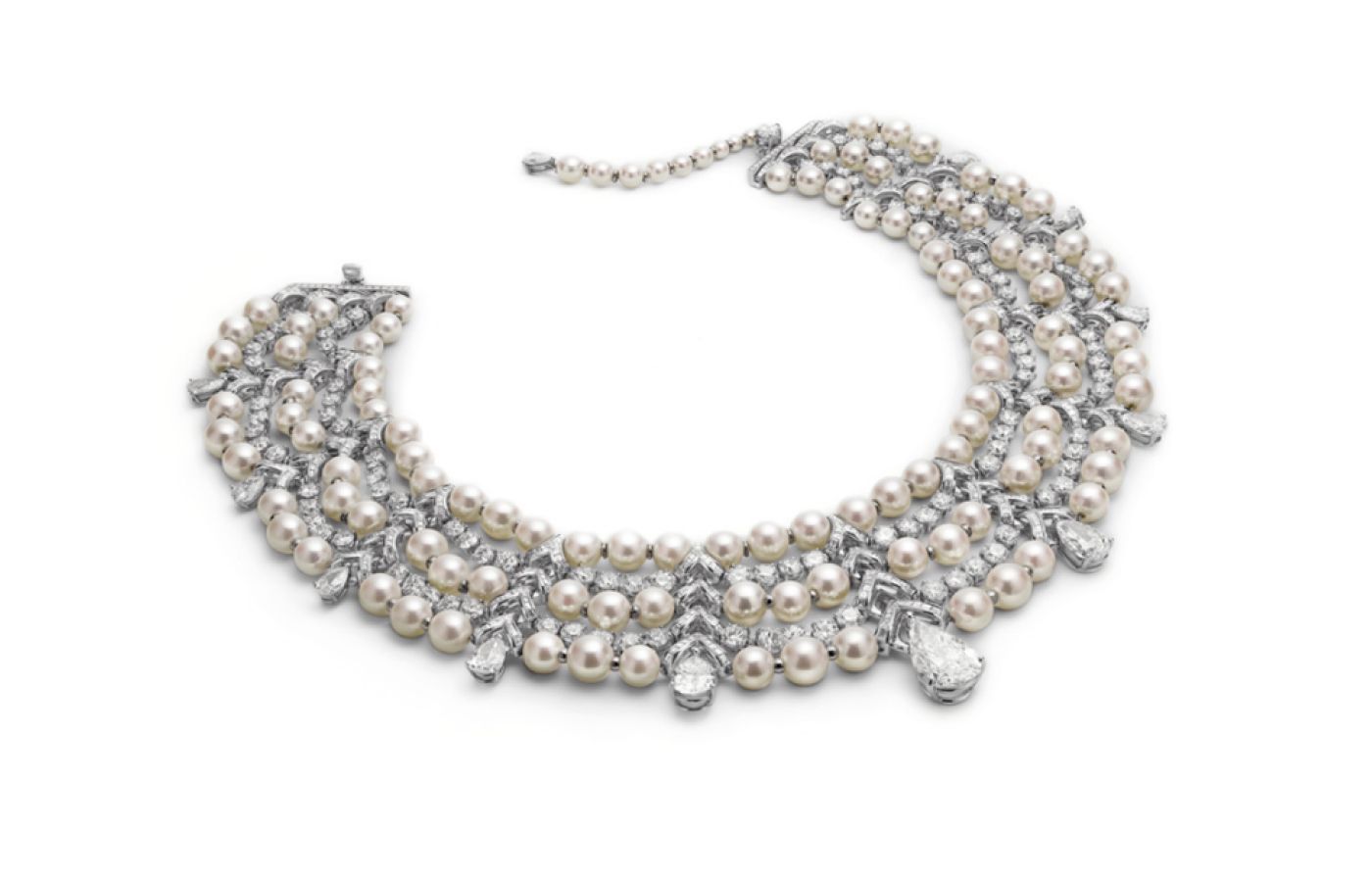 Bulgari High Jewellery pearl and diamond necklace worn by Rihanna at the MET Gala 23