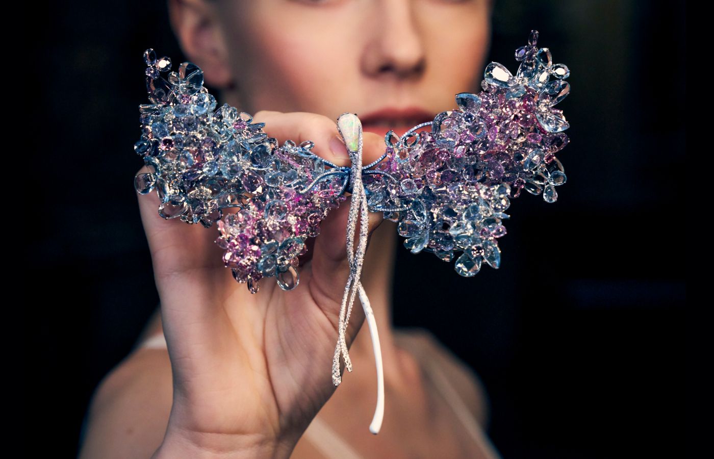  Première Danseuse Bleuenn Battistoni of the Paris Opera Ballet holding the Feng J ‘Blooming Dragonfly Diva’ brooch. Photo credit: James Bort