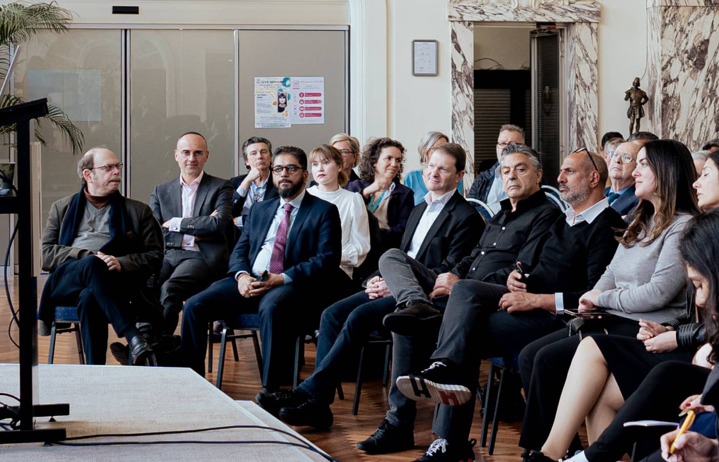  Guests gathered in the Antwerp Diamond Bourse's trading hall to discuss all things social media 