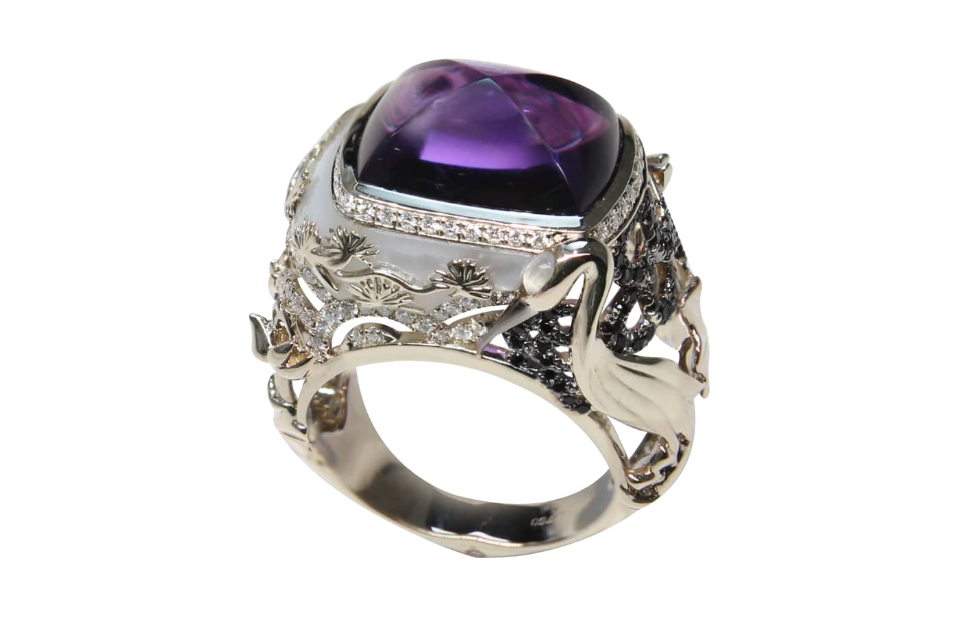  Simone Jewels ring in original and black gold, amethyst, diamond, black spinel, matte white quartz and white mother-of-pearl