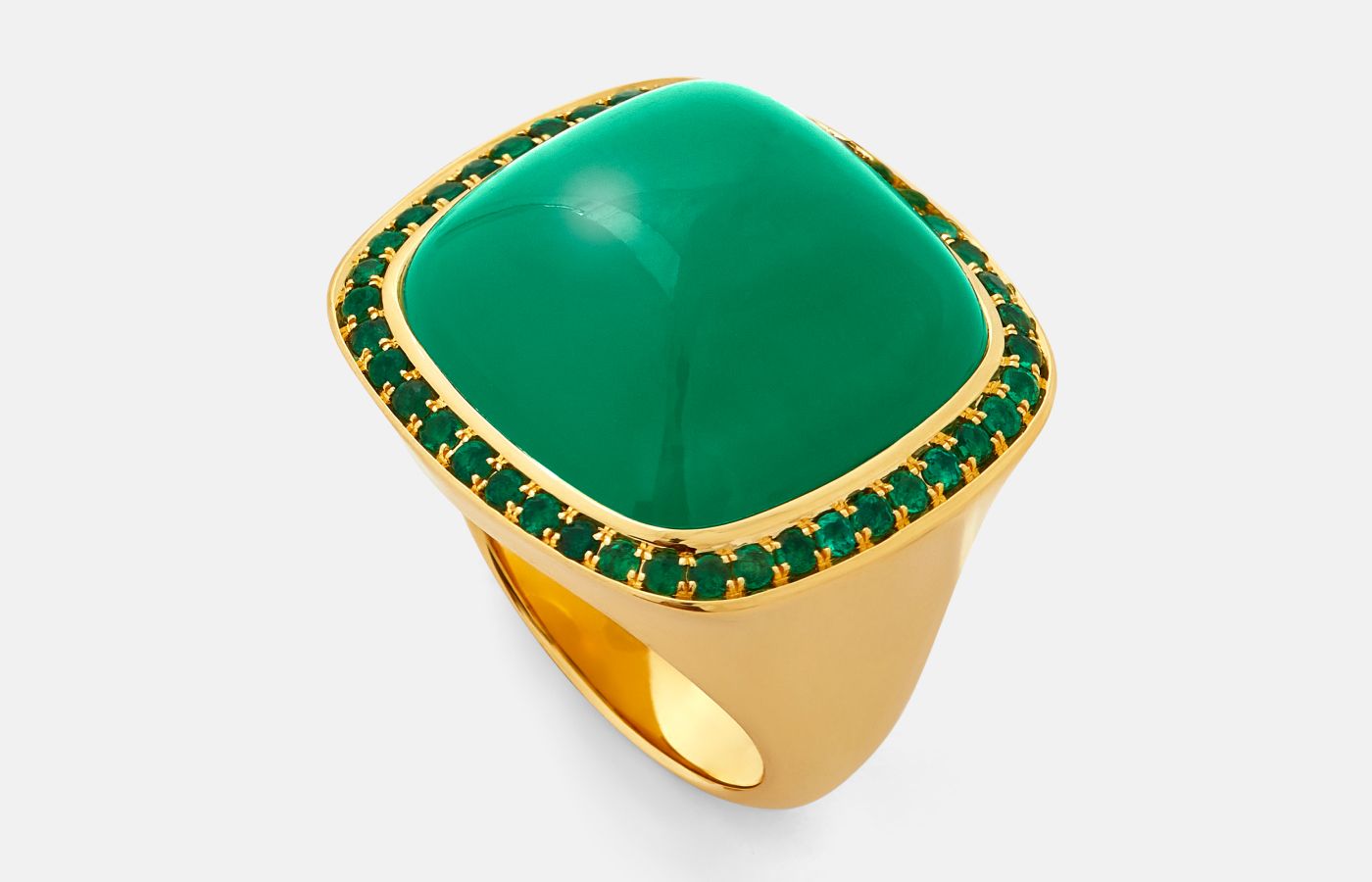   Charlotte Reedtz Jewellery Magic Wish ring in 18k yellow gold, chrysoprase and emeralds