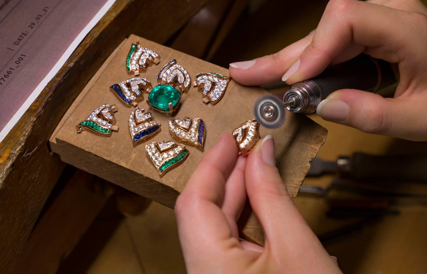 Designing the Oriental Buds necklace with a 13.34 carat antique cushion-cut emerald in the East Meets West chapter of the Bulgari Mediterranea High Jewellery Collection
