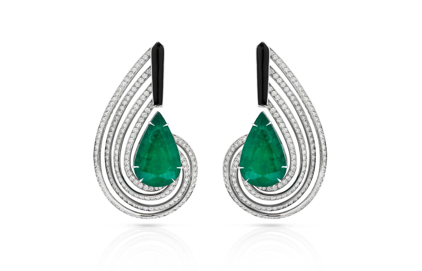  Tangarart diamond and emerald earrings - 'Best in Coloured Gems Above $ 40,000' 2nd Place winner at the Couture Design Awards 2023