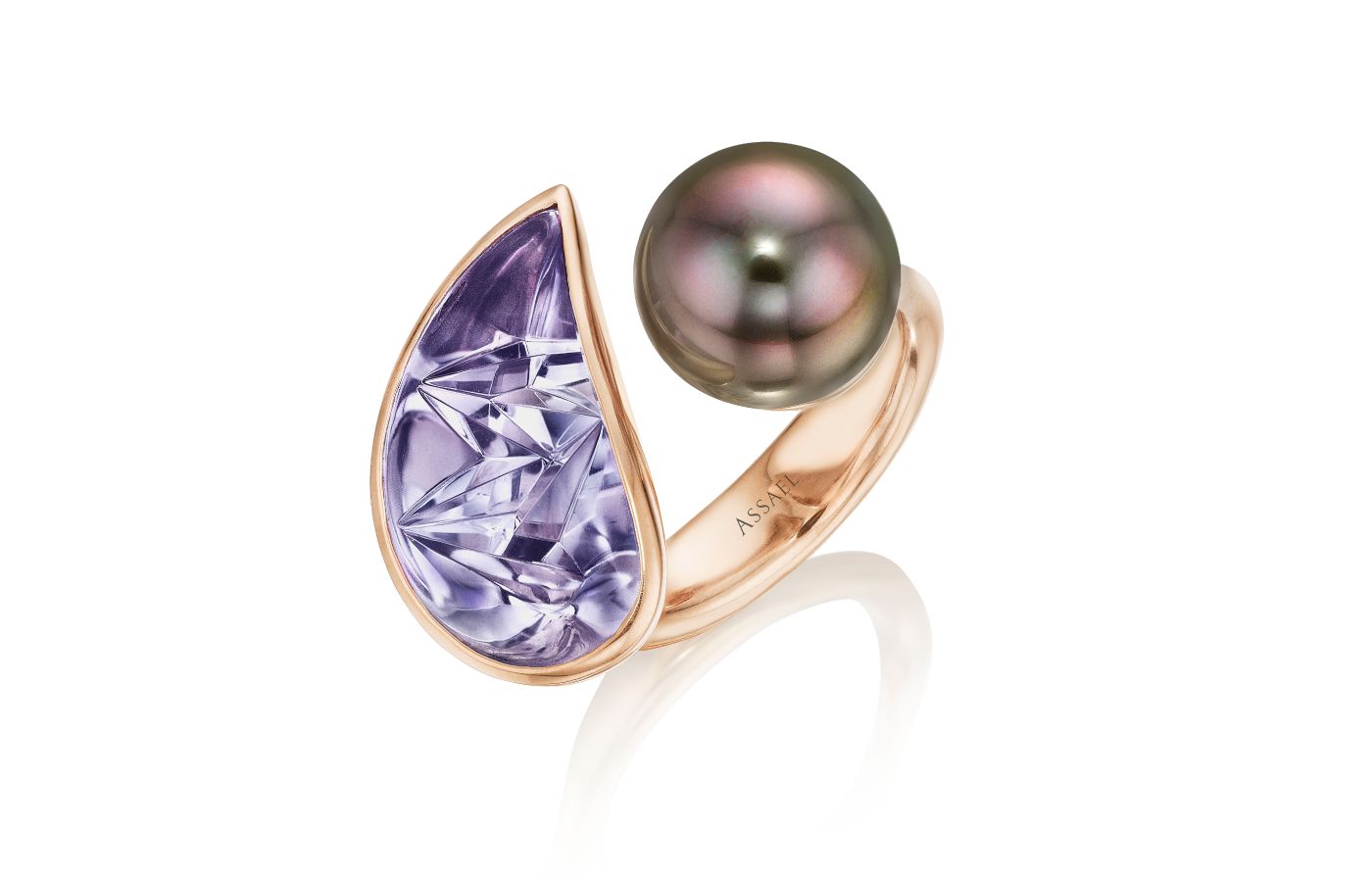  Assael ring with a 6.20 carat fancy-cut amethyst and Tahitian natural colour cultured pearl in 18k rose gold 