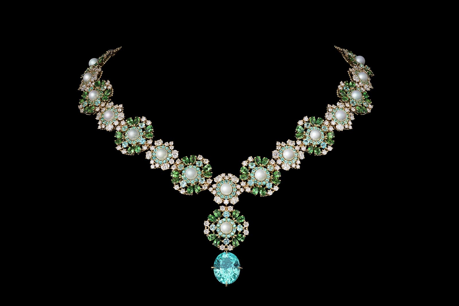  Dior Joaillerie High Jewellery necklace in yellow gold, diamonds, Paraiba type tourmalines, tsavorite garnets and white pearls from the Les Jardins de la Couture High Jewellery collection