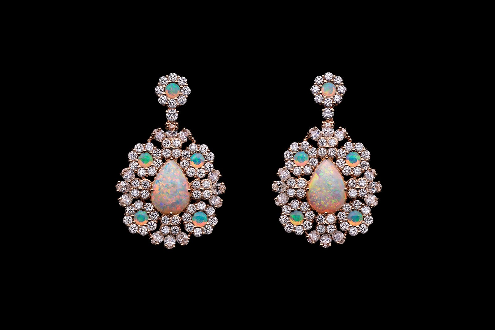  Dior Joaillerie High Jewellery earrings in pink gold, diamonds and white opal from the Les Jardins de la Couture High Jewellery collection