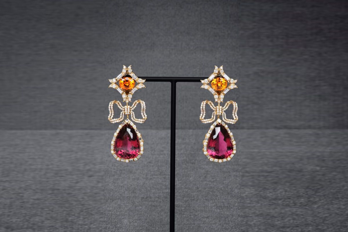  Gucci High Jewellery earrings in gold, mandarin garnets, rubellites and diamonds from the Gucci Allegoria High Jewellery Collection
