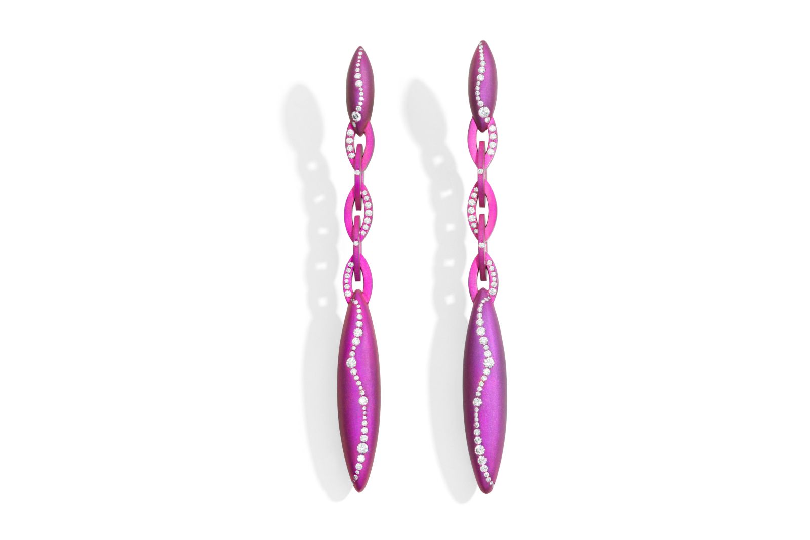  Vhernier Fuseau earrings in pink titanium and diamonds